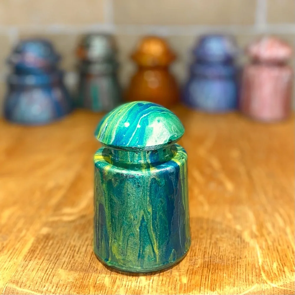 Yard Art / Home Decor / Garden / Bocce Ball Court Markers ~Vintage Insulators - Picture 4 of 9